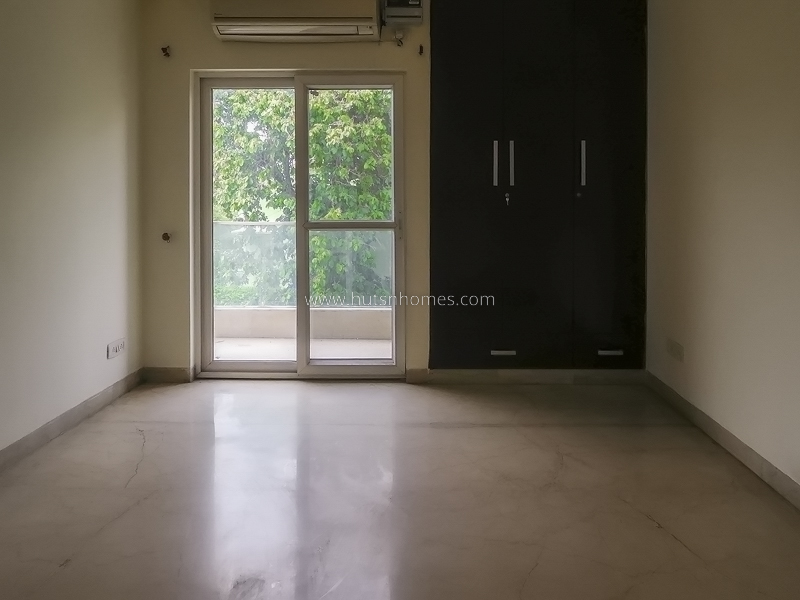 4 BHK Flat For Rent in Shanti Niketan