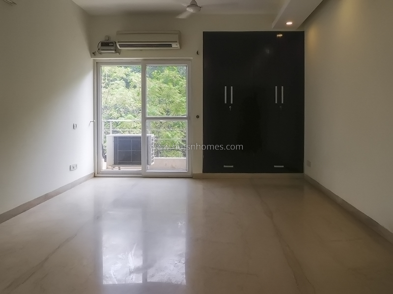 4 BHK Flat For Rent in Shanti Niketan