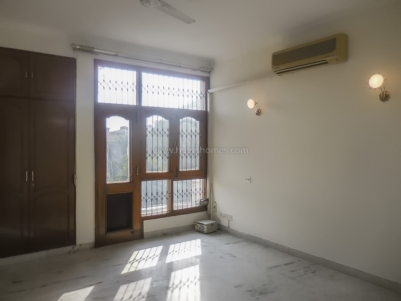 4 BHK Flat For Rent in Shanti Niketan