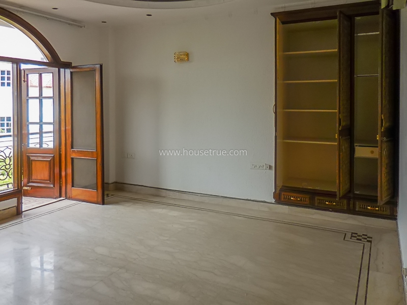 4 BHK Flat For Rent in Shanti Niketan