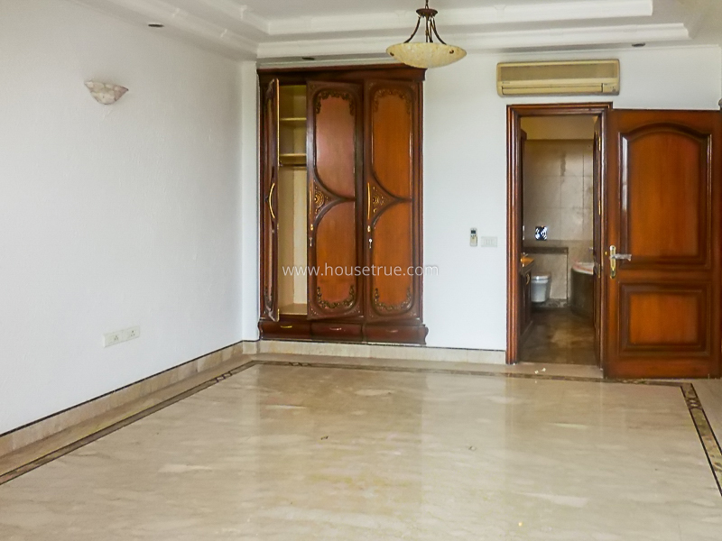 4 BHK Flat For Rent in Shanti Niketan