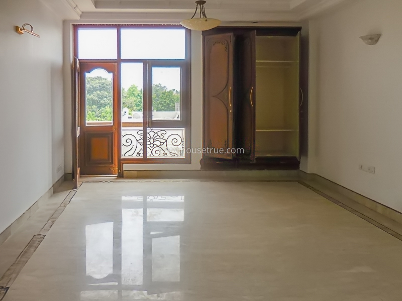 4 BHK Flat For Rent in Shanti Niketan