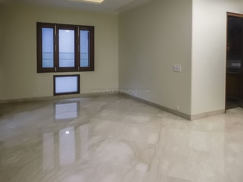 4 BHK Duplex For Rent in Chanakyapuri