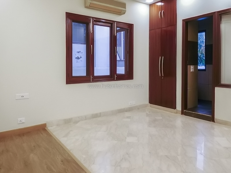 4 BHK Duplex For Rent in Chanakyapuri