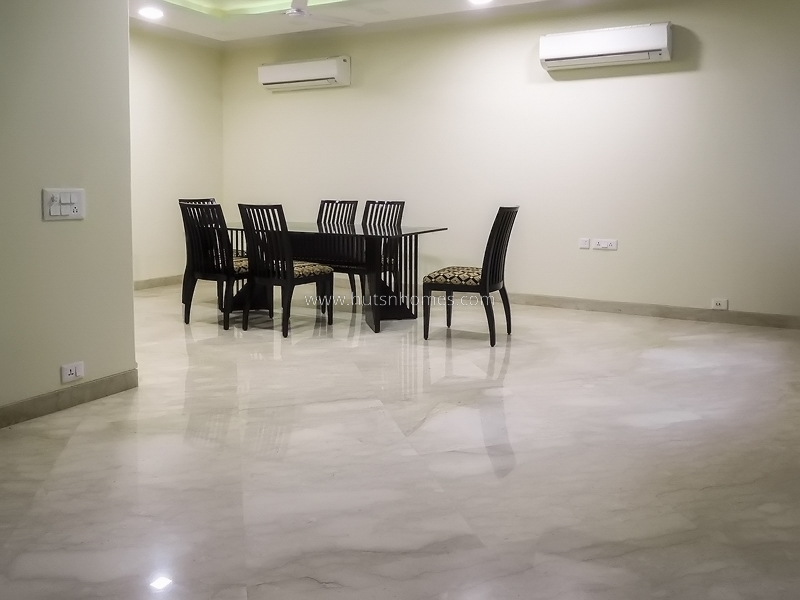 4 BHK Duplex For Rent in Chanakyapuri