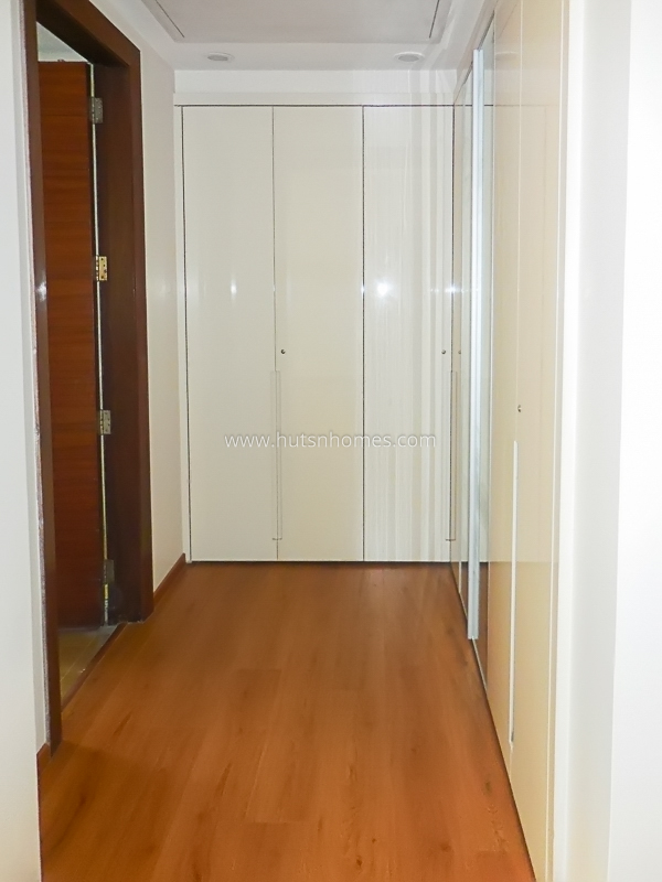 4 BHK Flat For Rent in Shanti Niketan