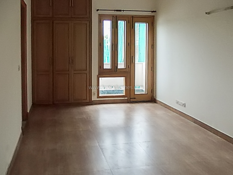 4 BHK Flat For Rent in Shanti Niketan