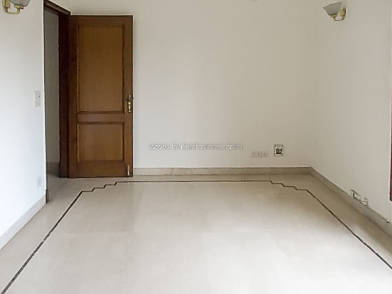 4 BHK Flat For Rent in Shanti Niketan