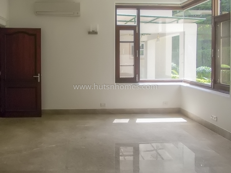 4 BHK Farm House For Rent in Gadaipur