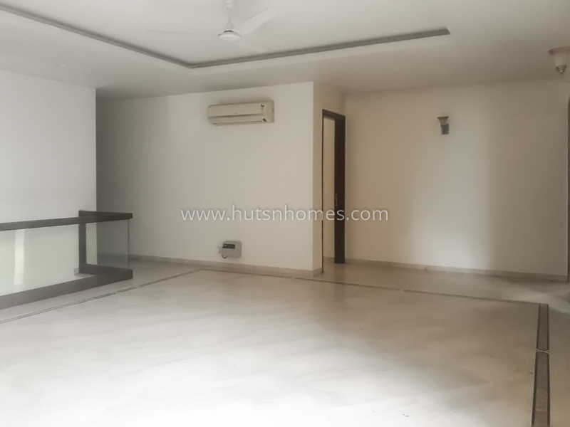 4 BHK Flat For Rent in Vasant Vihar