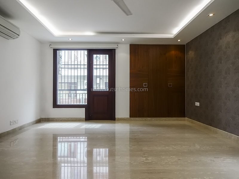 4 BHK Flat For Rent in Vasant Vihar