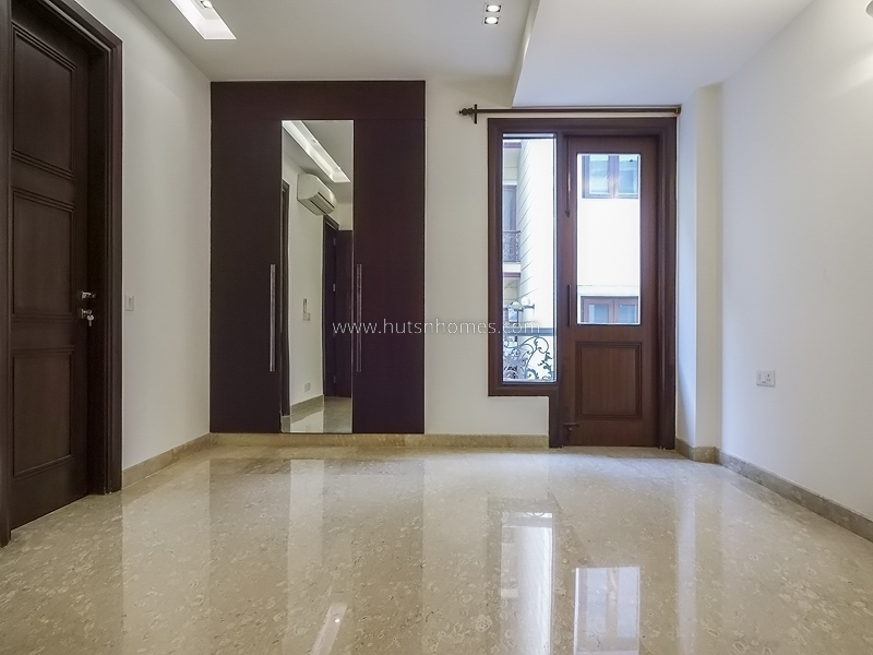 4 BHK Flat For Rent in Vasant Vihar