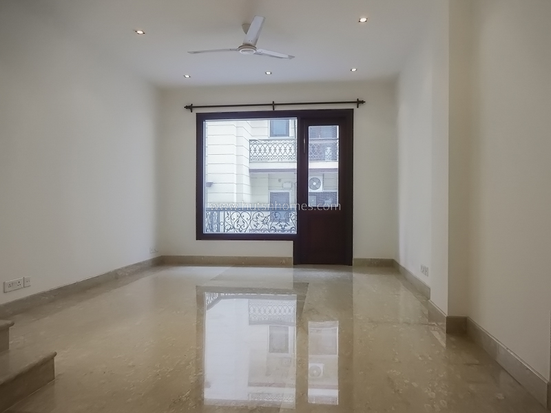 4 BHK Flat For Rent in Vasant Vihar