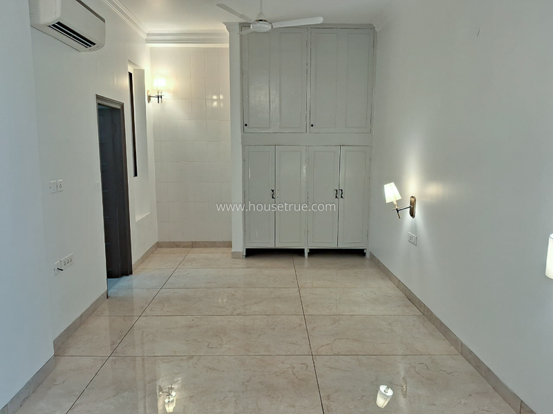 4 BHK Flat For Rent in Golf Links