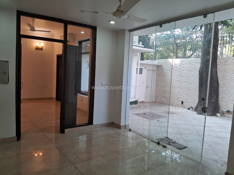 4 BHK Flat For Rent in Golf Links