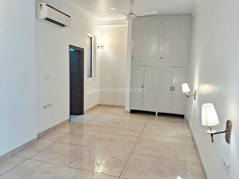 4 BHK Flat For Rent in Golf Links