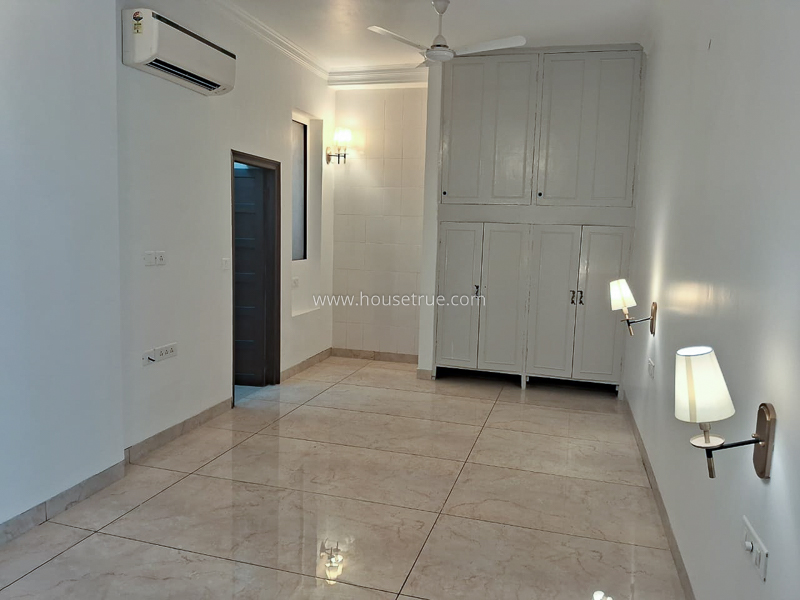 4 BHK Flat For Rent in Golf Links