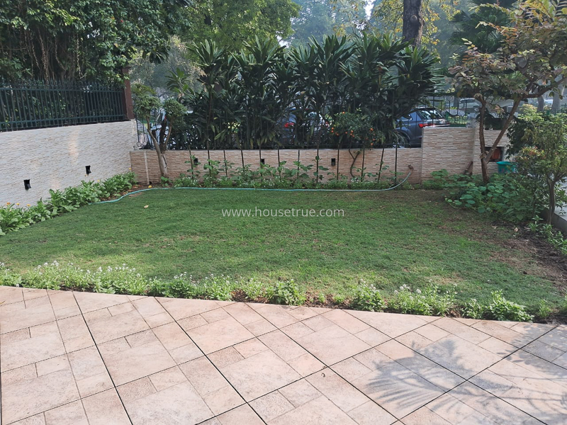 4 BHK Flat For Rent in Golf Links