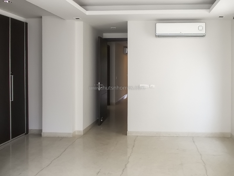 4 BHK Flat For Rent in Anand Lok