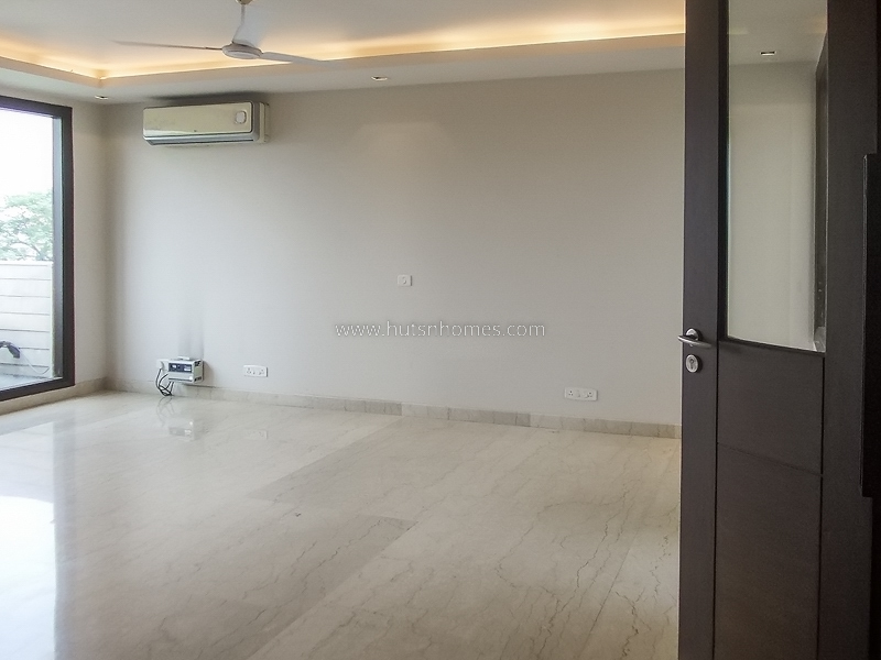 4 BHK Flat For Rent in Anand Lok