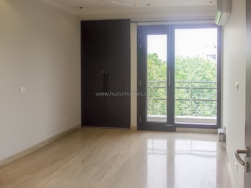 4 BHK Flat For Rent in Anand Lok