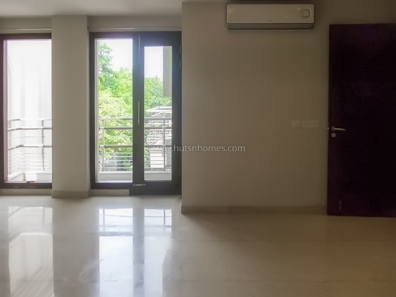 4 BHK Flat For Rent in Anand Lok