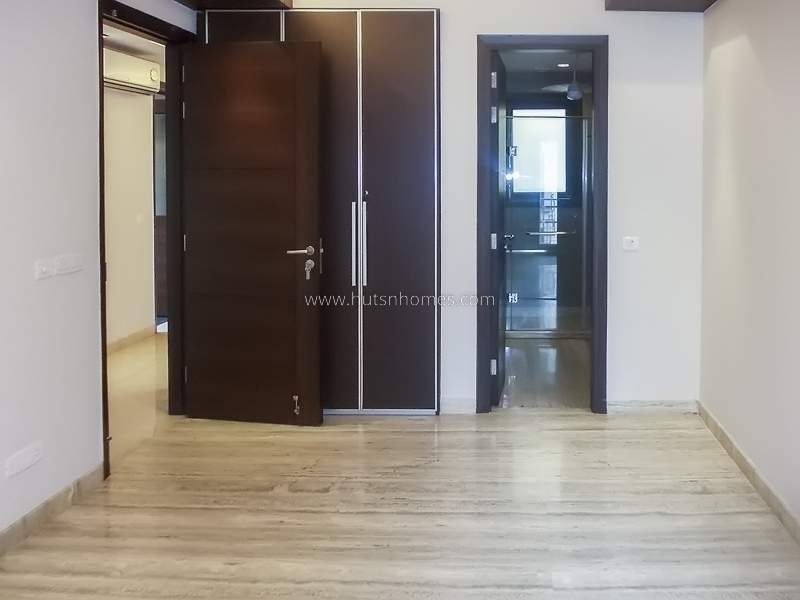 4 BHK Flat For Rent in Anand Lok