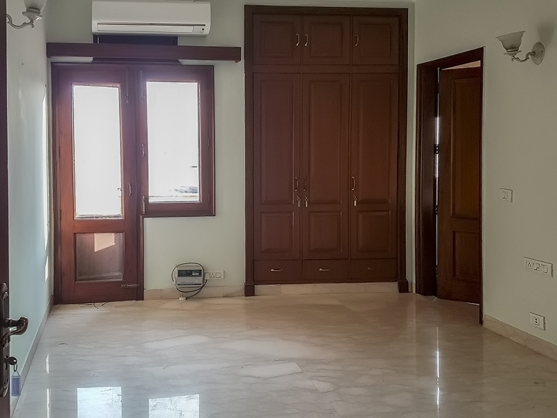 4 BHK Flat For Rent in Golf Links