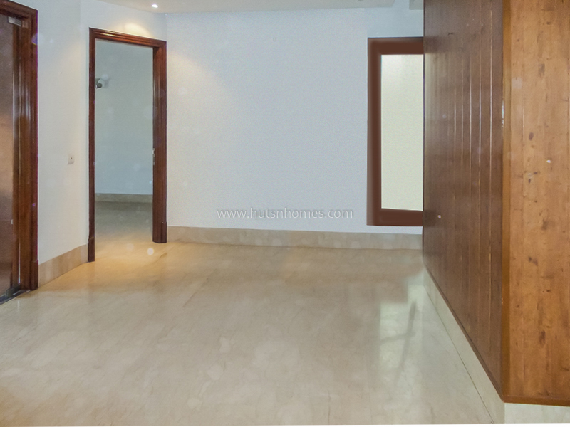 4 BHK Flat For Rent in Jor Bagh