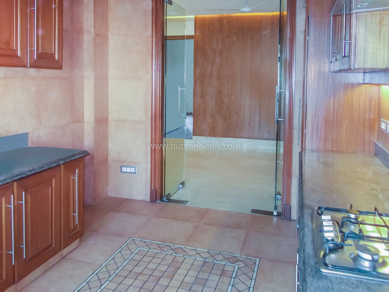 4 BHK Flat For Rent in Jor Bagh