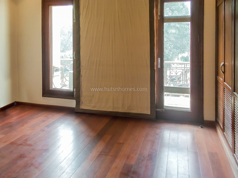 4 BHK Flat For Rent in Jor Bagh