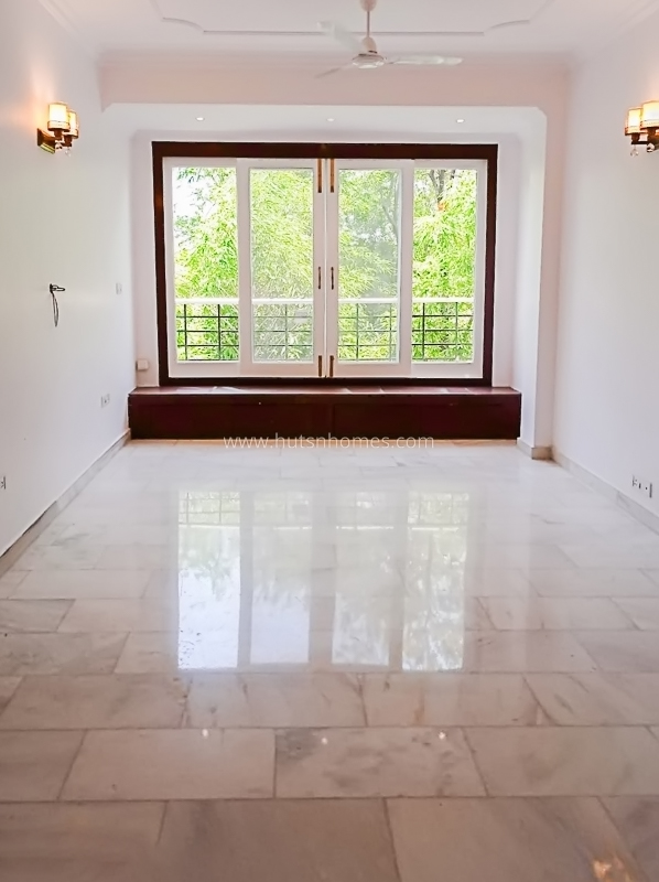 3 BHK Flat For Rent in Prithviraj Road