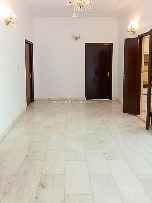 3 BHK Flat For Rent in Prithviraj Road