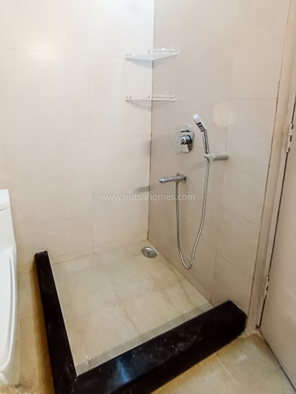 3 BHK Flat For Rent in Prithviraj Road