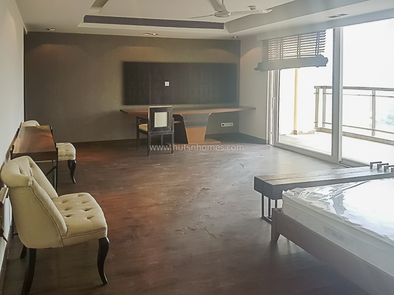 4 BHK Condo For Rent in Golf Course Road