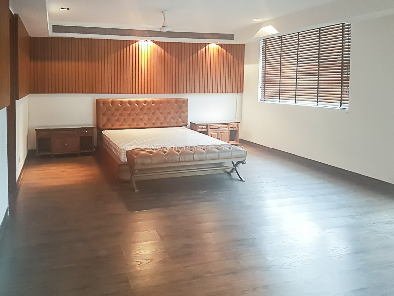 4 BHK Condo For Rent in Golf Course Road