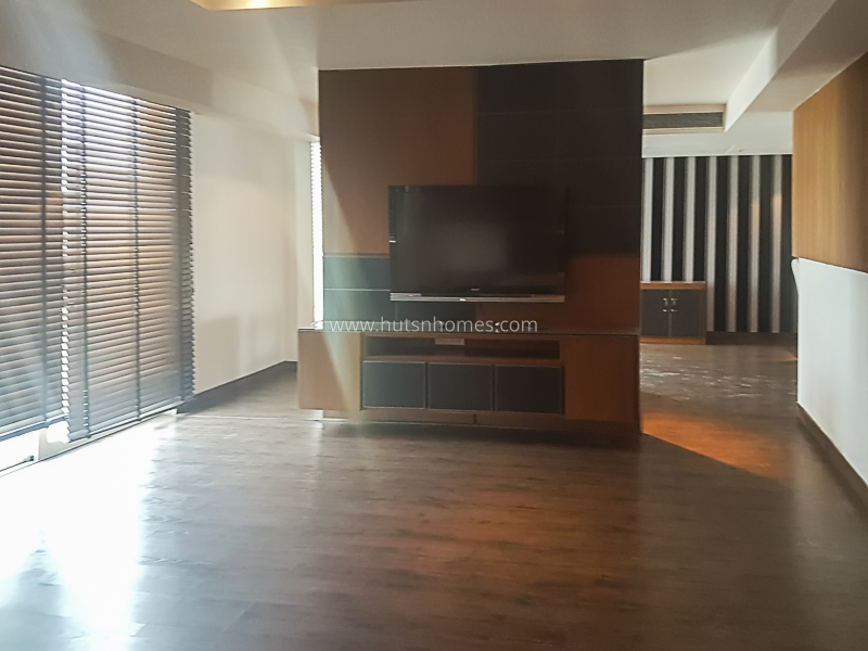 4 BHK Condo For Rent in Golf Course Road