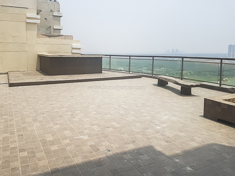 4 BHK Condo For Rent in Golf Course Road