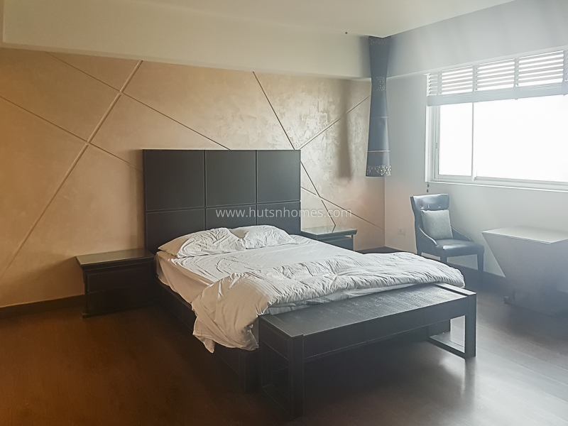 4 BHK Condo For Rent in Golf Course Road