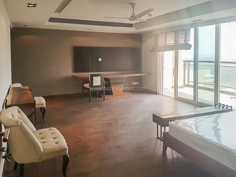 4 BHK Condo For Rent in Golf Course Road