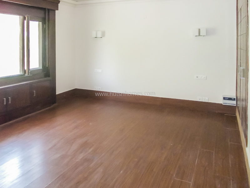 3 BHK Flat For Rent in Golf Links