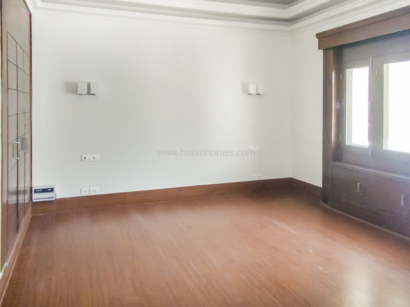 3 BHK Flat For Rent in Golf Links