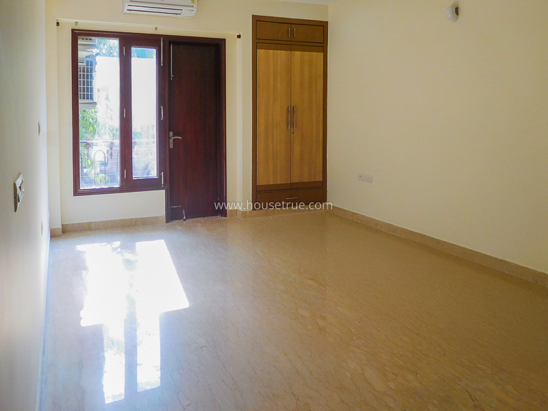 4 BHK Flat For Rent in Safdarjung Enclave