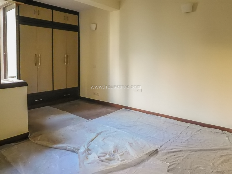 4 BHK Flat For Rent in Safdarjung Enclave