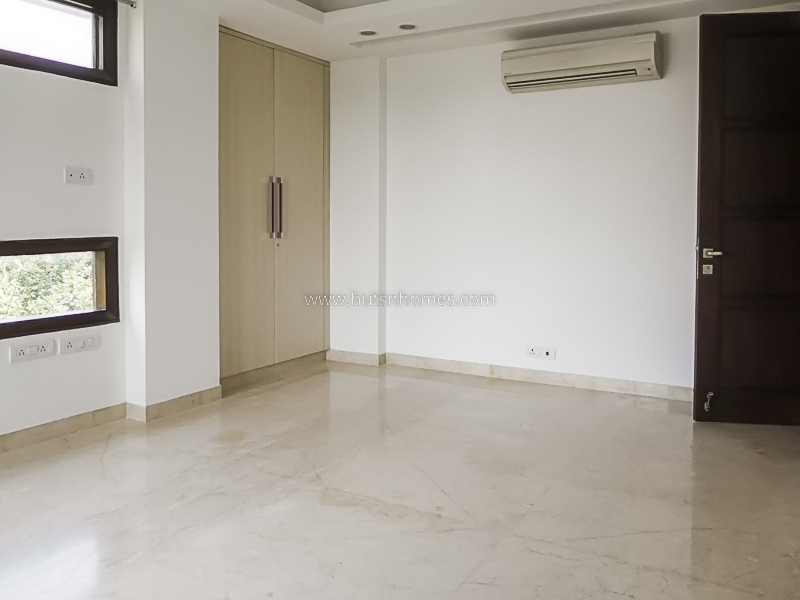 3 BHK Flat For Rent in Safdarjung Enclave