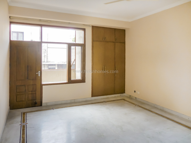 4 BHK Flat For Rent in Vasant Vihar