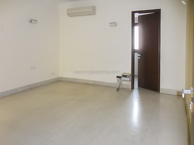 3 BHK Flat For Rent in New Friends Colony