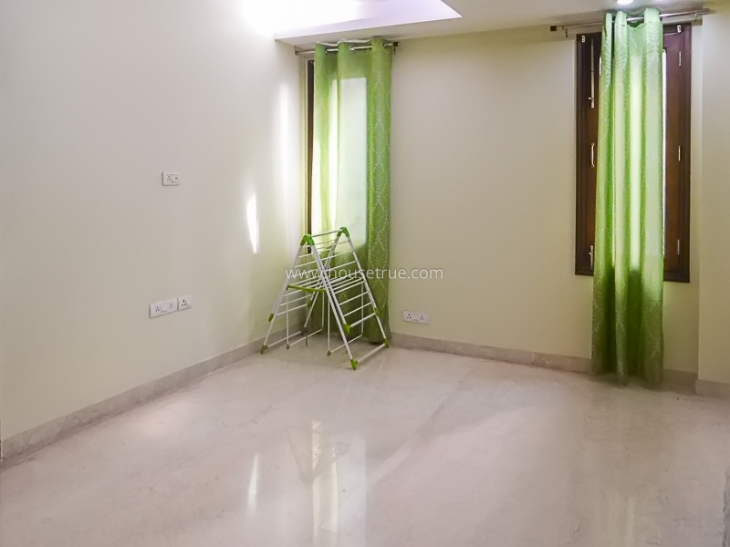 3 BHK Flat For Rent in Defence Colony