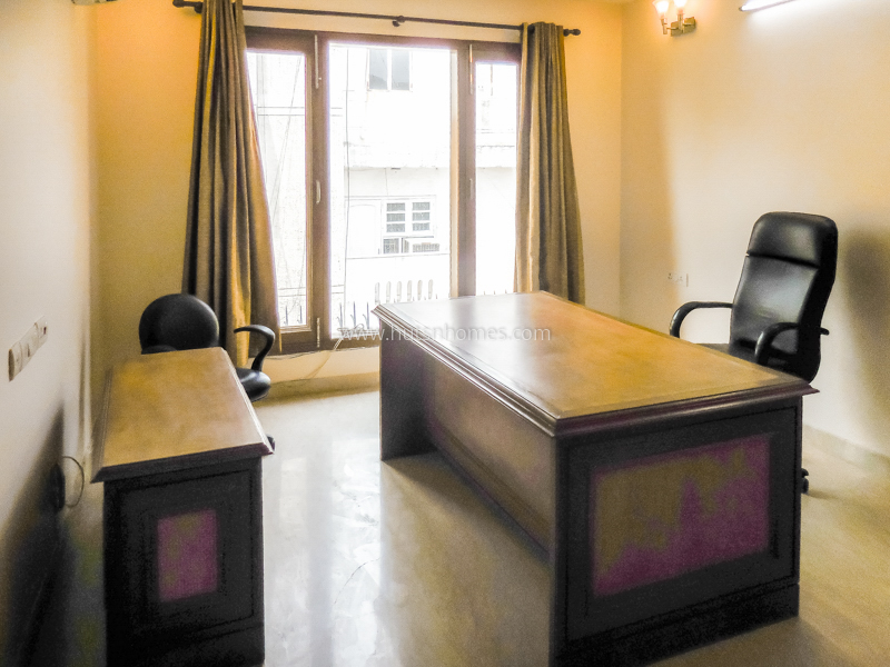 4 BHK Duplex For Rent in Defence Colony