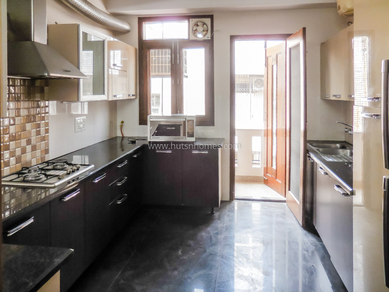 4 BHK Duplex For Rent in Defence Colony